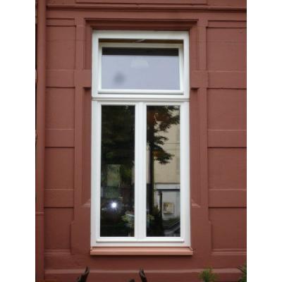 Fenster in weiß schmal